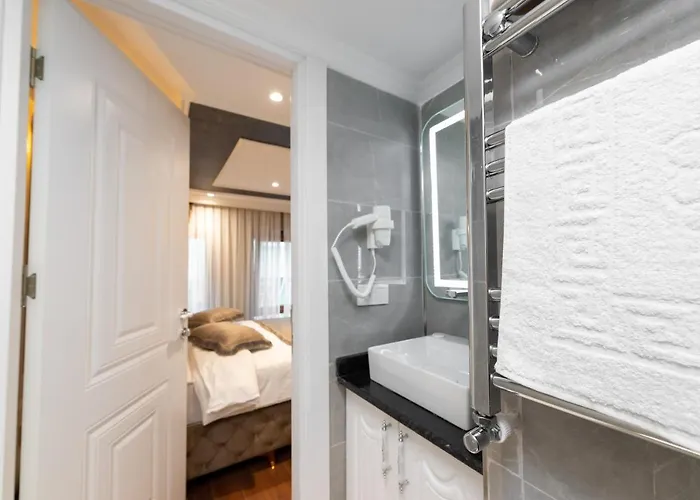 Azalea Mansion Oldcity Hotel